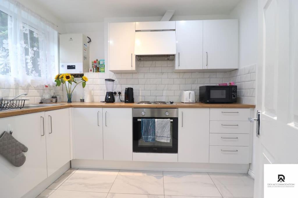 Den Accommodation & Short Lets Greenwich London - 3 Bed House Ngoại thất bức ảnh